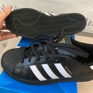 Black adidas superstar